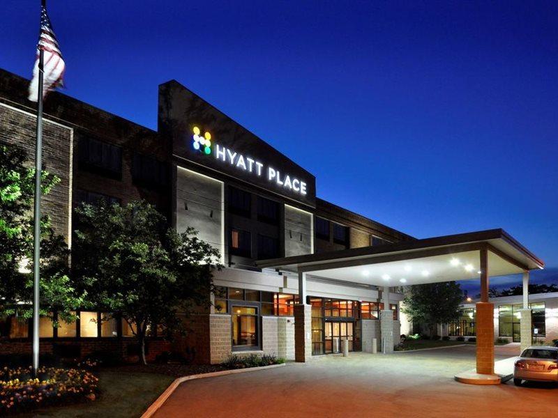 Comfort Suites Milwaukee West מראה חיצוני תמונה