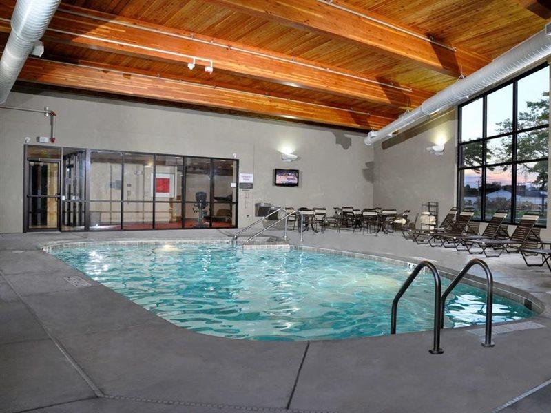 Comfort Suites Milwaukee West מראה חיצוני תמונה
