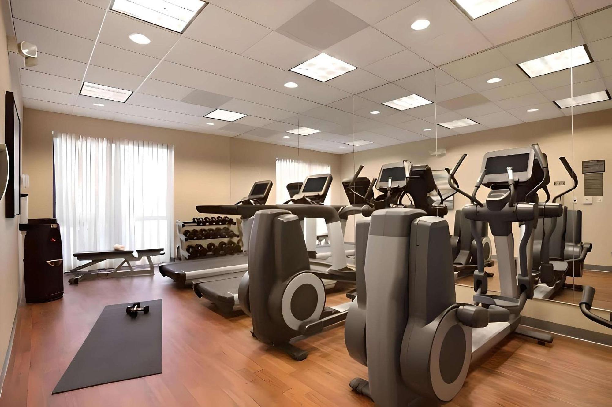 Comfort Suites Milwaukee West מראה חיצוני תמונה