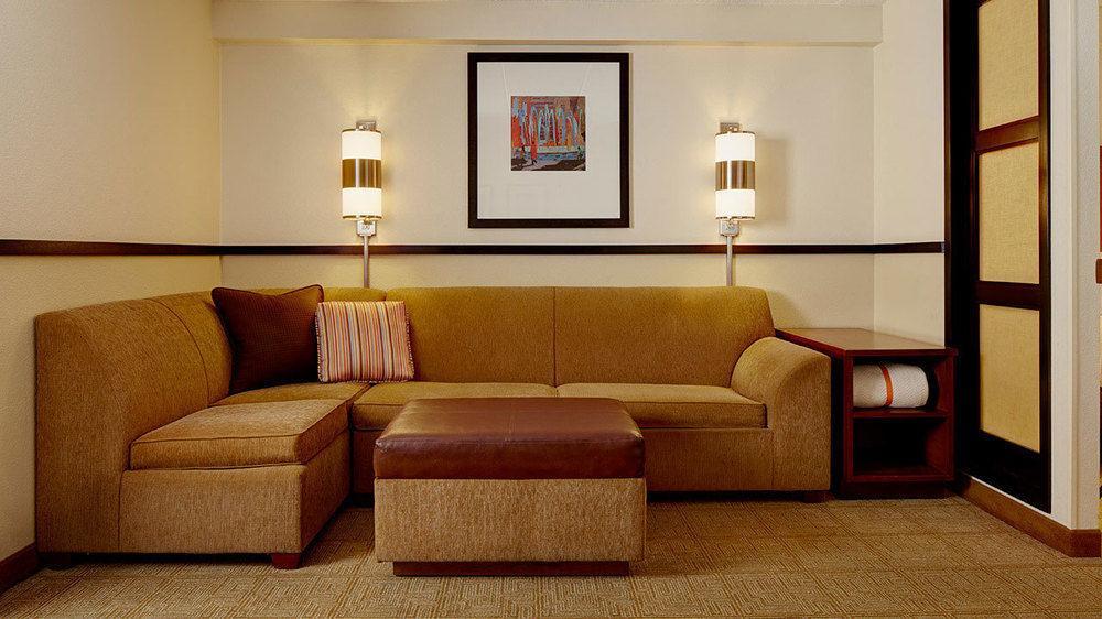 Comfort Suites Milwaukee West מראה חיצוני תמונה