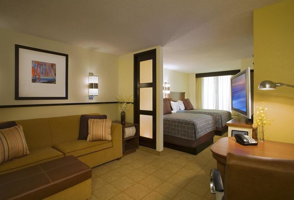 Comfort Suites Milwaukee West מראה חיצוני תמונה